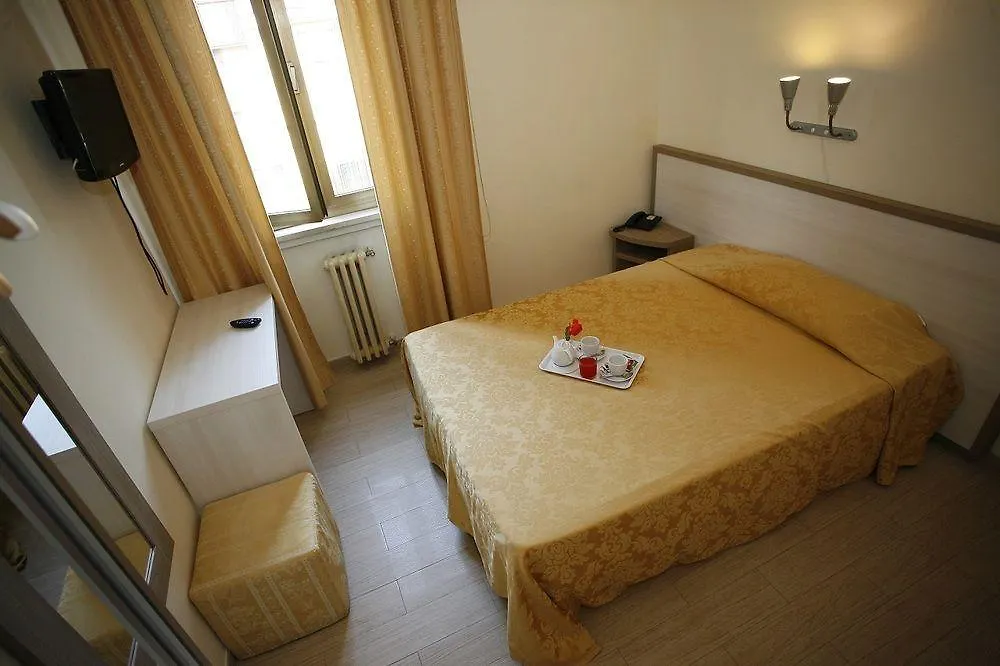 Hotel Adler Milano 3*,